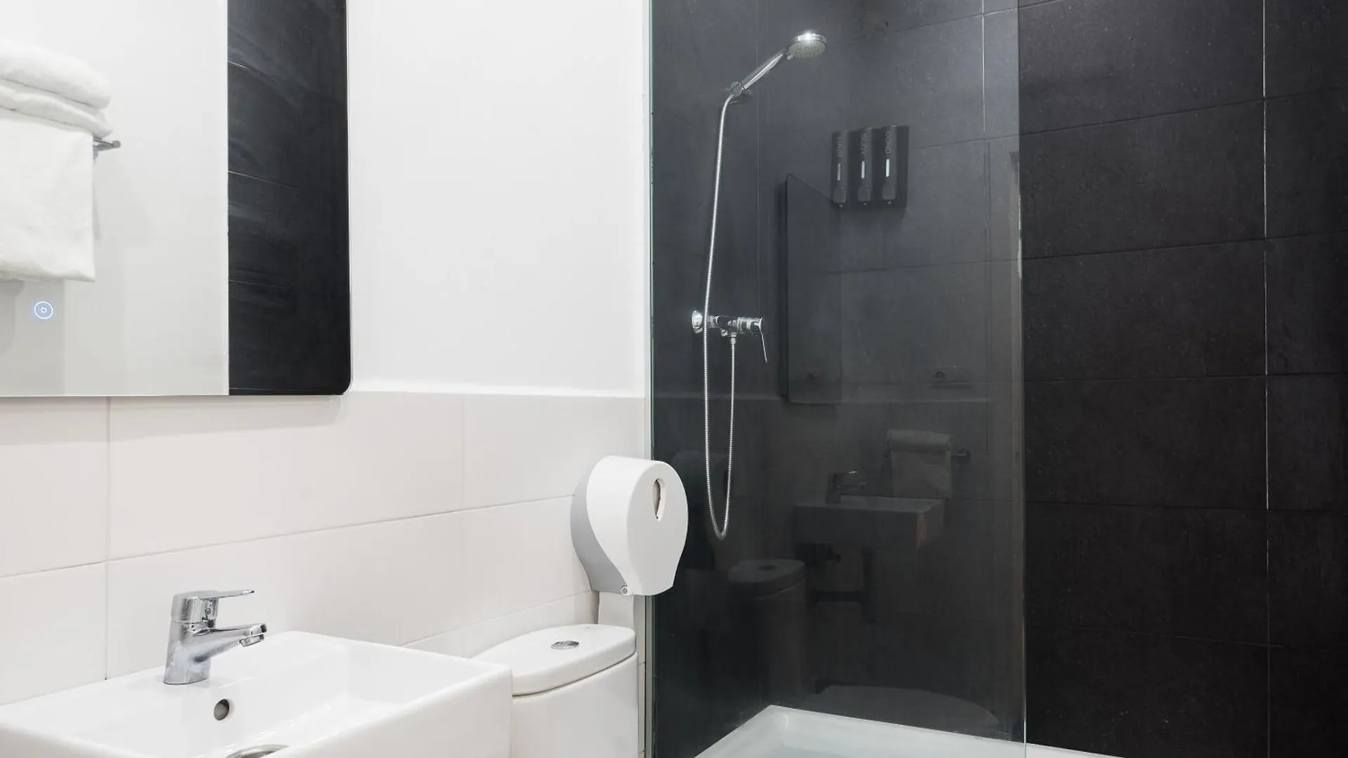 Hostel No Limit Barcelona Central İspanya